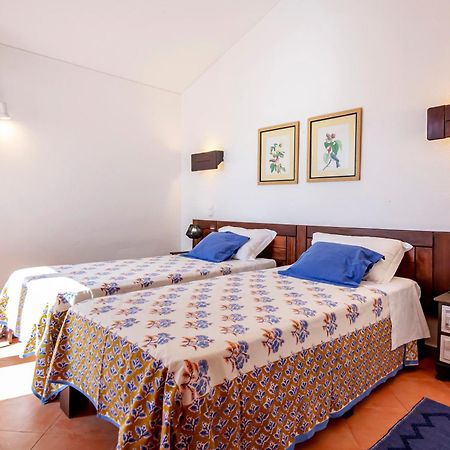 Lotus Villa 2, อัลบูเฟรา ภายนอก รูปภาพ