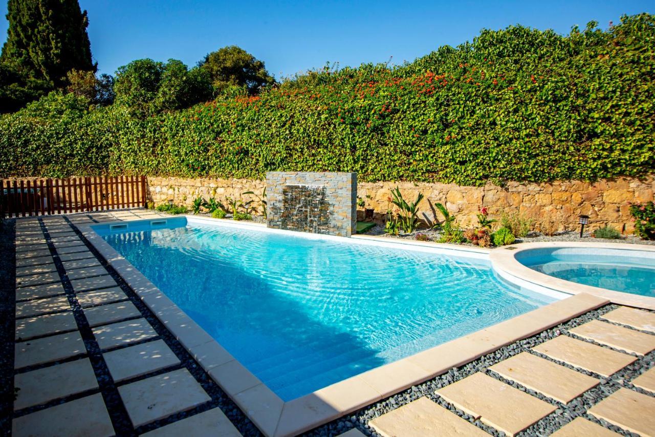 Lotus Villa 2, อัลบูเฟรา ภายนอก รูปภาพ