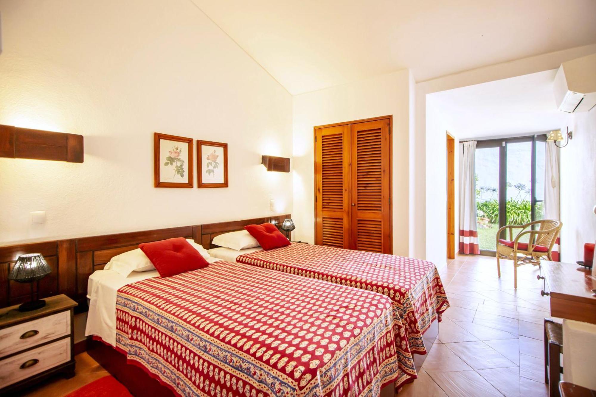 Lotus Villa 2, อัลบูเฟรา ภายนอก รูปภาพ